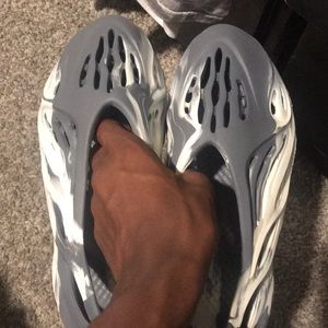 Yeezyfoam runners size 9